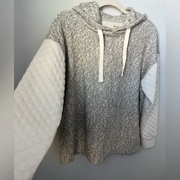 Madewell Oversized Hoodie Heathered Gray & Cream with Quilted Sleeves - Picture 6 of 12